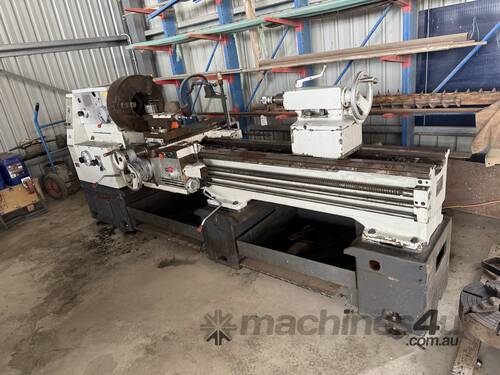 caption Centres metal lathe