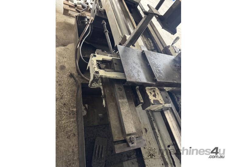 caption Centres metal lathe