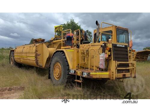 caption Caterpillar 621F