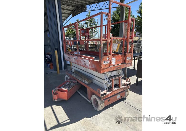 caption Snorkel Scissor Lift - Batteries Required