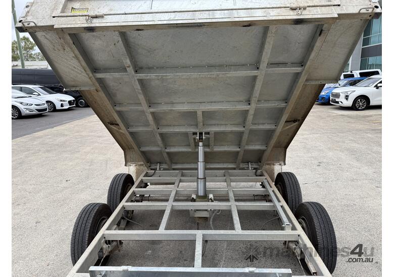 caption 2024 Stonegate Industries YQ106 Hydraulic Tipper Dual Axle