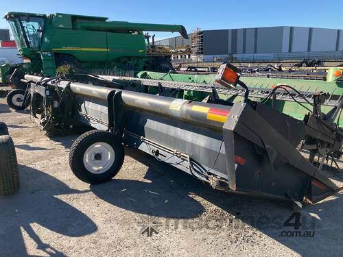 caption MacDon 9352 Header Front & Trailer Combination
