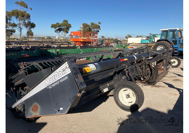 caption MacDon 9352 Header Front & Trailer Combination
