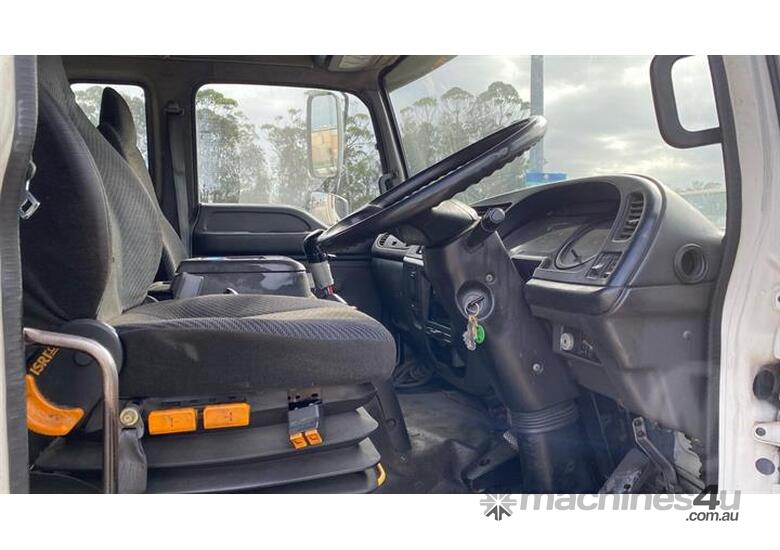 caption Isuzu FVD900T