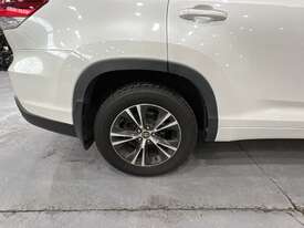 2019 Toyota Kluger GX (4x2) Petrol Wagon (Ex-Council) (MY18) - picture0' - Click to enlarge
