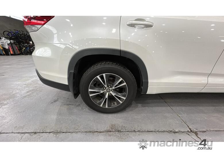 caption 2019 Toyota Kluger GX (4x2) Petrol Wagon (Ex-Council) (MY18)