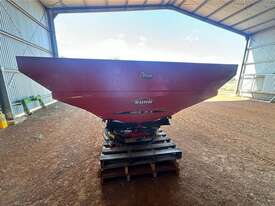 RW LOT 219 - KUHN MDS 18.2 FERTILISER SPREADER  - picture1' - Click to enlarge