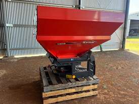 RW LOT 219 - KUHN MDS 18.2 FERTILISER SPREADER  - picture2' - Click to enlarge