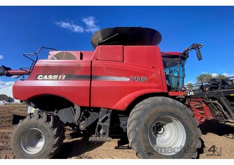 caption 2018 CASE IH 7140 Axial Flow Combine
