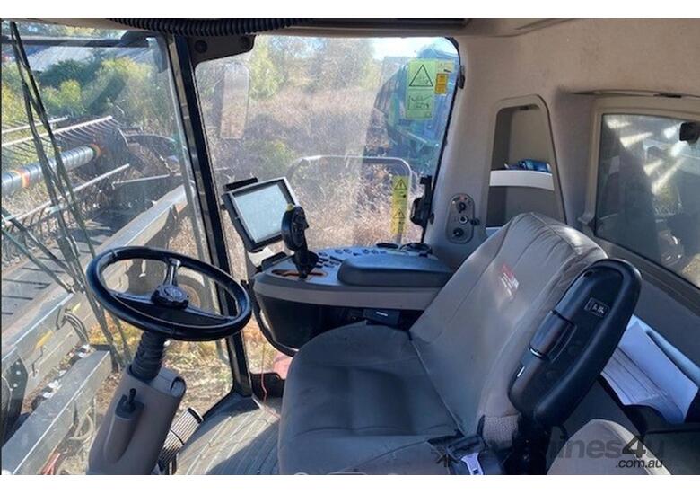 caption 2018 CASE IH 7140 Axial Flow Combine