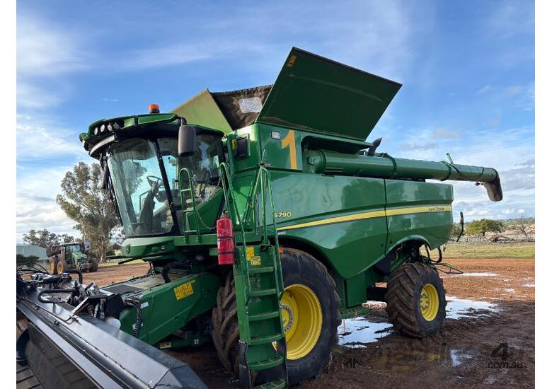 caption John Deere S790 Combine Harvester