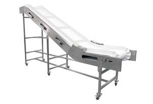 400mm Cleated Incline Conveyor with Wave Edge