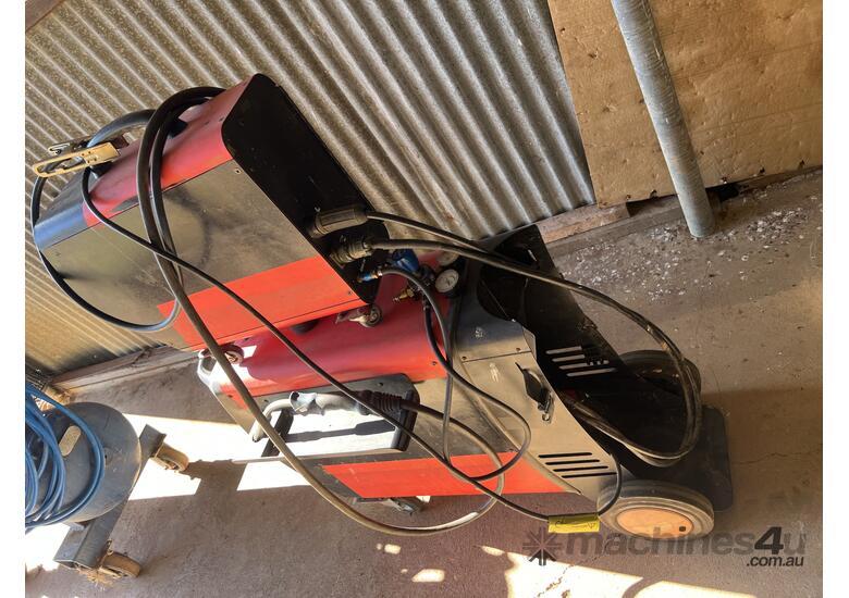 caption BOC Mig Welder