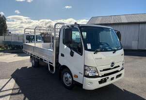 2025 Hino 300 616 Wide AT with Genuine Tray 2025 Hino 300 616 Wide AT with Genuine Tray