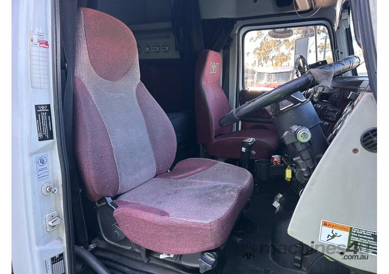 caption 2016 Western Star 4864FX Constellation (6x4) Prime Mover
