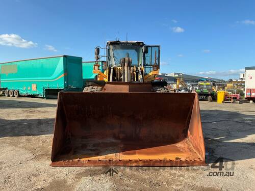 caption Volvo L180G 4x4 Articulated Front End Loader