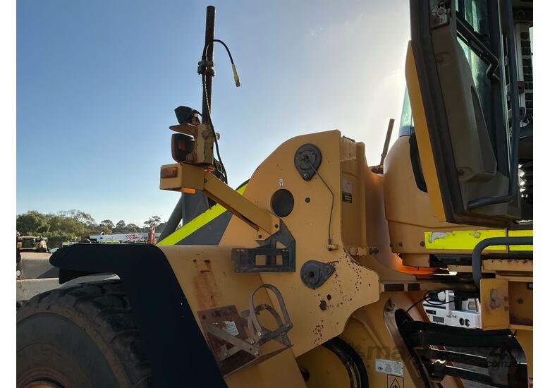 caption Volvo L180G 4x4 Articulated Front End Loader