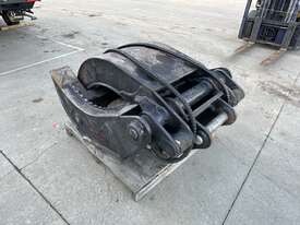Impact Attachments Hydraulic Five Finger Grab Attachment - picture0' - Click to enlarge