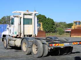 2002 MACK VALUE LINER - picture1' - Click to enlarge