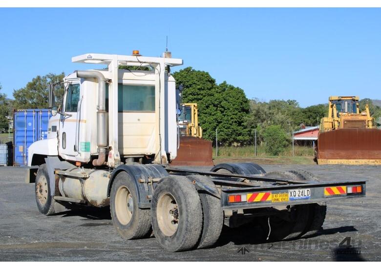 2002 MACK VALUE LINER