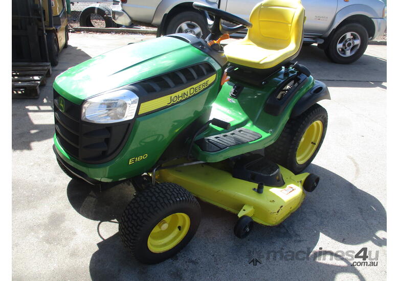 JOHN DEERE E180 RIDE ON MOWER LAWN TRACTOR