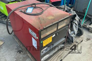 LINCOLN ELECTRIC IDEALARC DC-600 Arc Welder & LINCOLN ELECTRIC LN-10 Wire Drive Control.