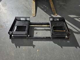 Skid Steer To Euro Hitch - picture1' - Click to enlarge