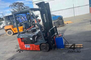 Toyota 1.8 Tonne Electric Container mast Forklift