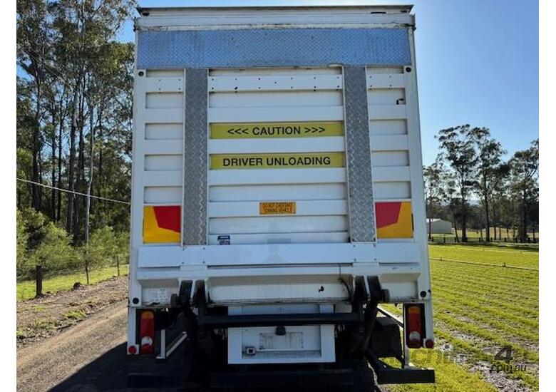 2019 UD Quon, approx. 200k kms, auto, 400hp, 14 pallet tautliner with tailgate lift