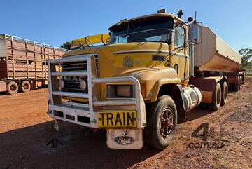 1994 Mack Select, Truck - 18 speed, Bogie drive, 427HP 1994 Mack Select, Truck - 18 speed, Bogie drive, 427HP