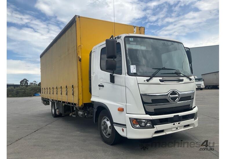 2020 Hino FD Curtainsider