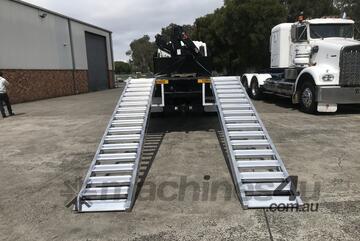 3.9m - 13Tonne Heavy Duty Rubber Track, Rubber Tyre Machinery Loading Ramps