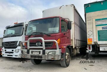 2005 Hino Ranger Curtain Sider 2005 Hino Ranger Curtain Sider