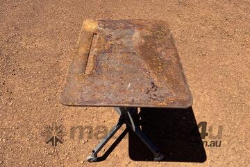 1 X Heavy Duty Work Bench