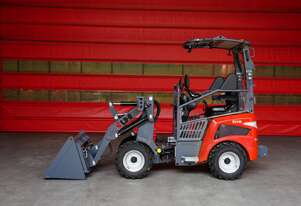 UHI EU150 4WD Electric Mini Loader 850?kg Load Capacity, 12?kW Motor, 4?in?1 Bucket & Fork
