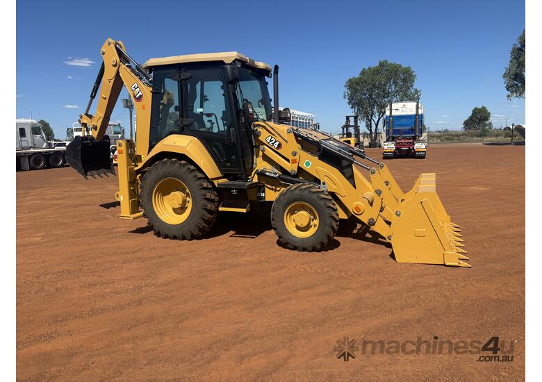 2022 Caterpillar 424 Backhoe
