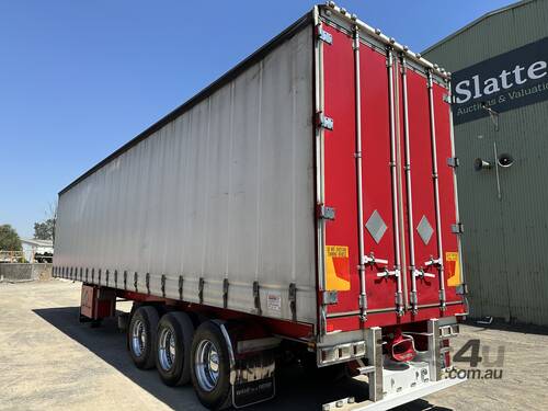 2009 Maxitrans ST3 Tri-Axle CurtainSider