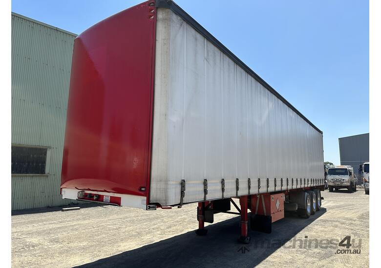 2009 Maxitrans ST3 Tri-Axle CurtainSider