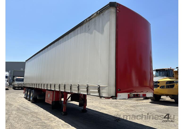 2009 Maxitrans ST3 Tri-Axle CurtainSider