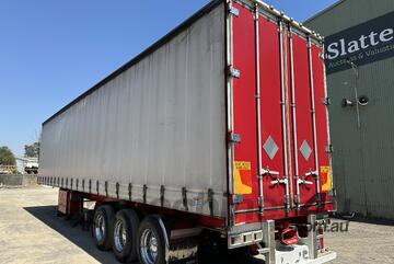 2009 Maxitrans ST3 Tri-Axle CurtainSider