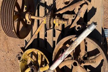 Horwood Bagshaw Clover Harvester - Thresher Drive Wheels & Shafts