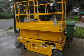 09/2017 Haulotte Compact 12 - Electric Scissor Lift