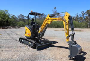 U27 Yuchai Mini Excavator 2.6T Package Offer with 3 Buckets + Hydraulic Hitch included!