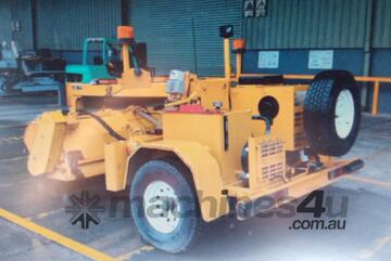 Sewell TB2000ESS side shift , 4cyl Kubota , remote , 2011 model , 90% broom ,