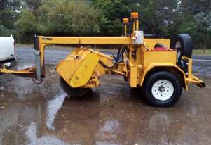 Sewell TB2000ESS side shift , 4cyl Kubota , remote , 2011 model , 90% broom ,