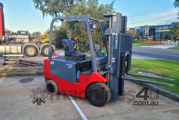Nichiyu FB25PN-72BC-470MSF Forklift 4 wheel counter balance excellent condition