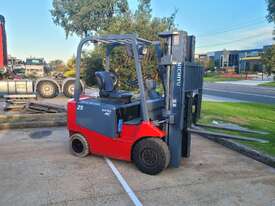 Hire 2005 nichiyu Excellent Condition Nichiyu Forklift 4 Wheel Counter ...