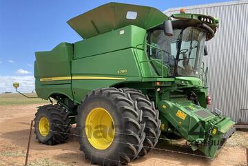 John Deere   S780