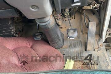 Isuzu 2000   NPS Tipper