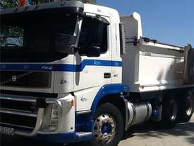 2004 Volvo FM12 Tipper - picture0' - Click to enlarge